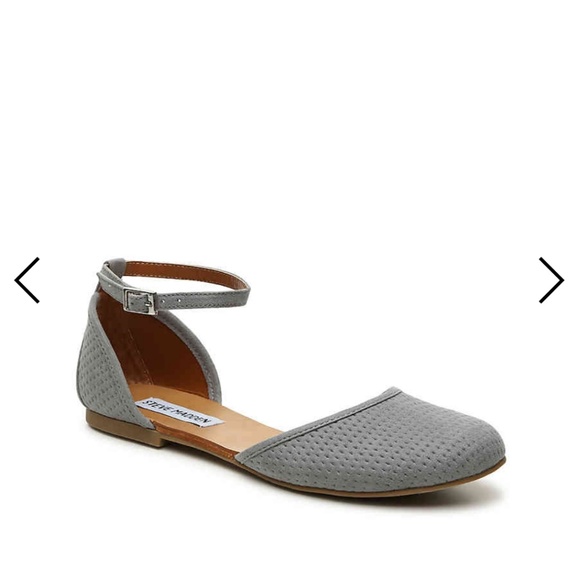 Steve Madden Shoes - NWOT Steve Madden Maia flat